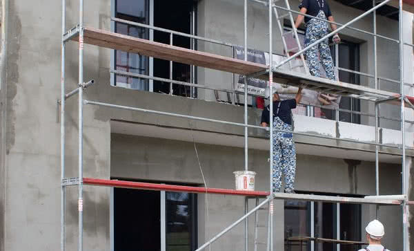 Remont elewacji - zakres prac, odpowiednia pora, formalności